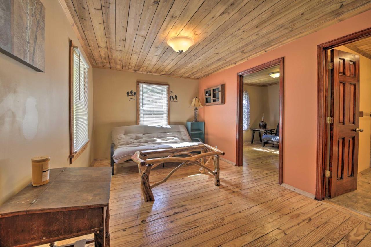 Pet-Friendly Cottage With Fire Pit - 3 Mi To Siu! カーボンデール エクステリア 写真