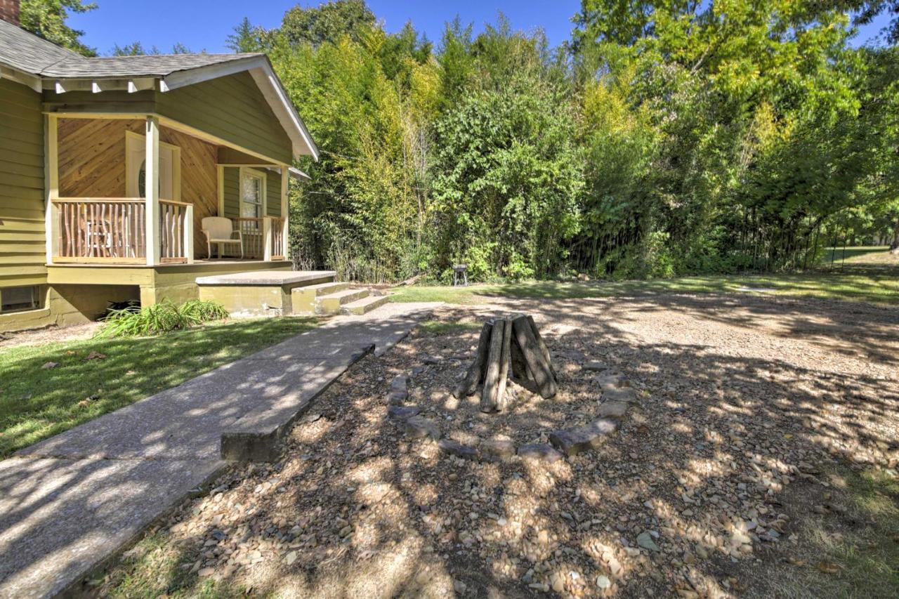 Pet-Friendly Cottage With Fire Pit - 3 Mi To Siu! カーボンデール エクステリア 写真
