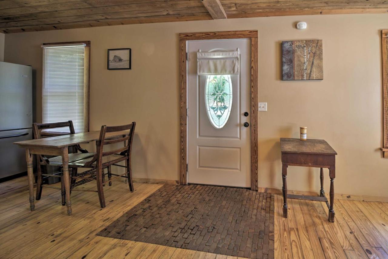 Pet-Friendly Cottage With Fire Pit - 3 Mi To Siu! カーボンデール エクステリア 写真