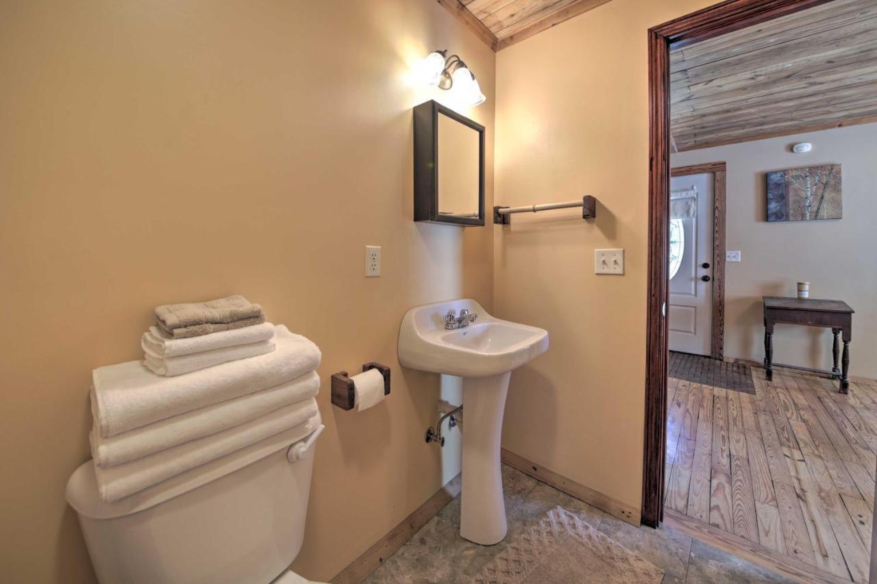 Pet-Friendly Cottage With Fire Pit - 3 Mi To Siu! カーボンデール エクステリア 写真